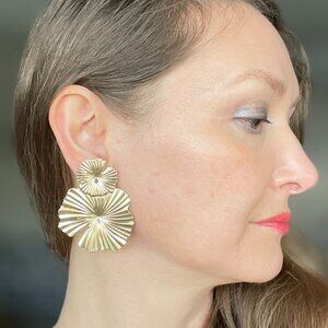 GOLD HIBISCUS EARRINGS